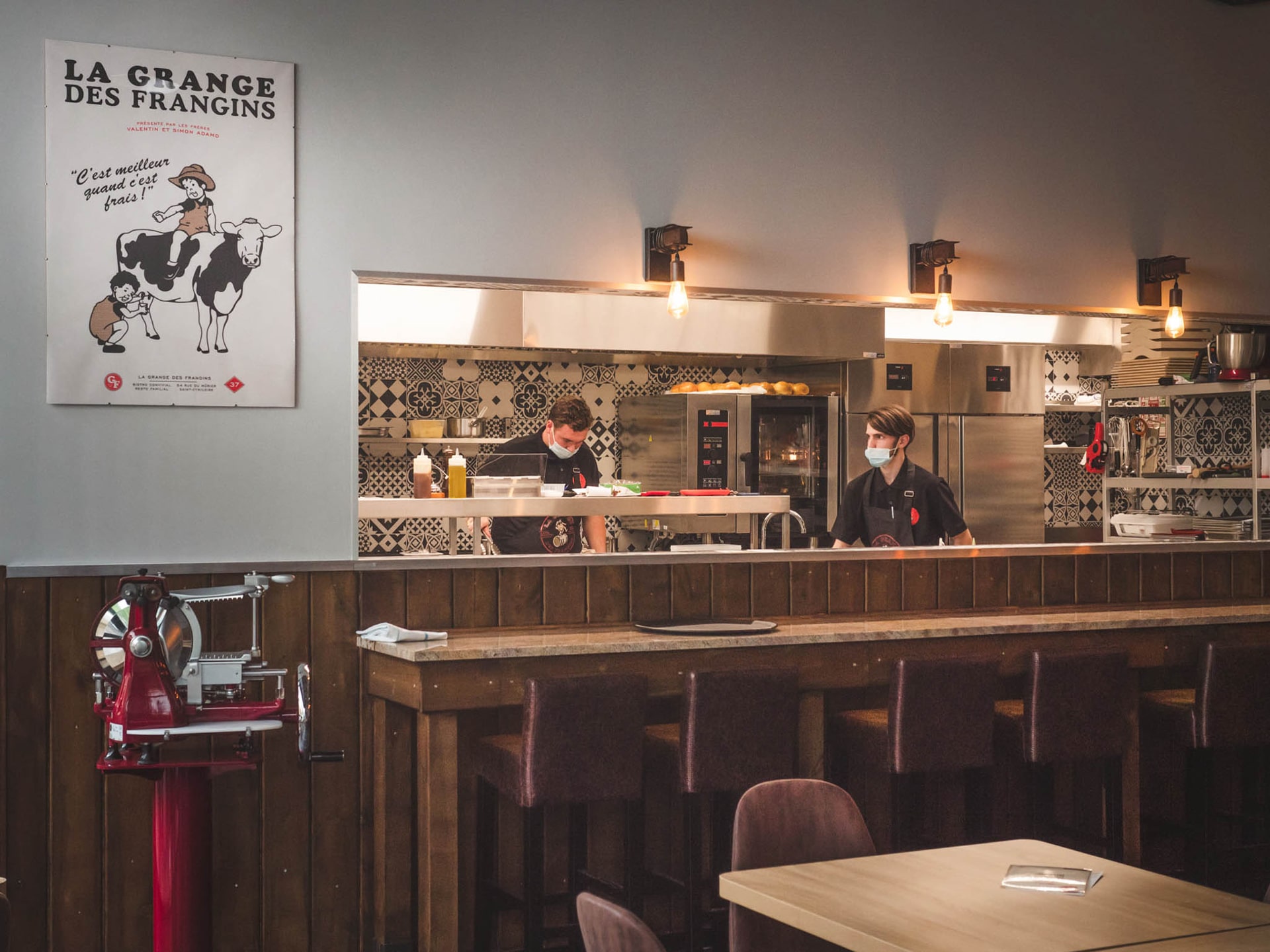 La Grange des Frangins : branding of the restaurant © Pierre d'Alteroche
